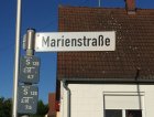 Erneuertes Straßenschild<br><small>Ralf König</small>