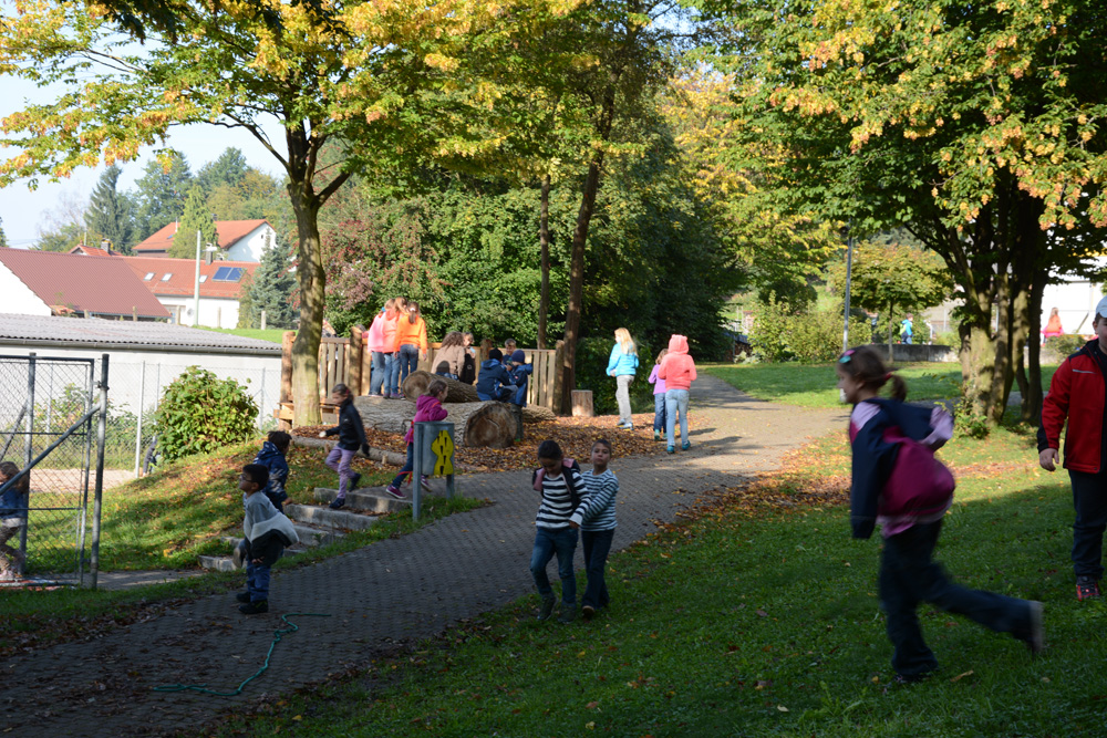 Foto © Josef Schuler Auch Spielen und Toben ist wichtig für Kinder